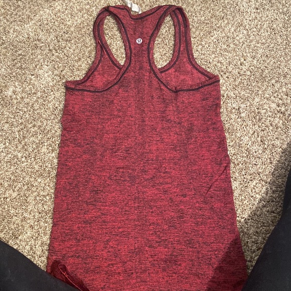 Lululemon size 4 tank - Picture 2 of 3